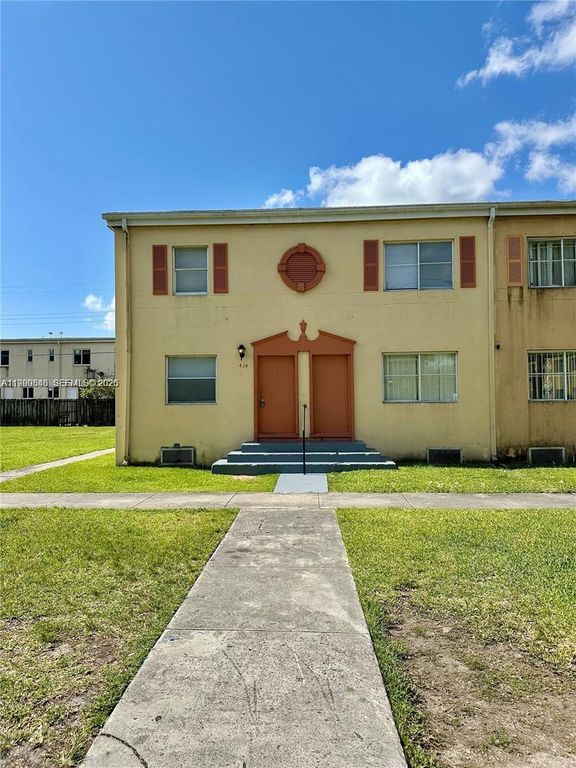 434 NW 85th St Rd 434, Miami, FL 33150