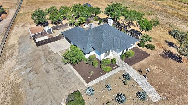 16936 Karen Road, Madera, CA 93636