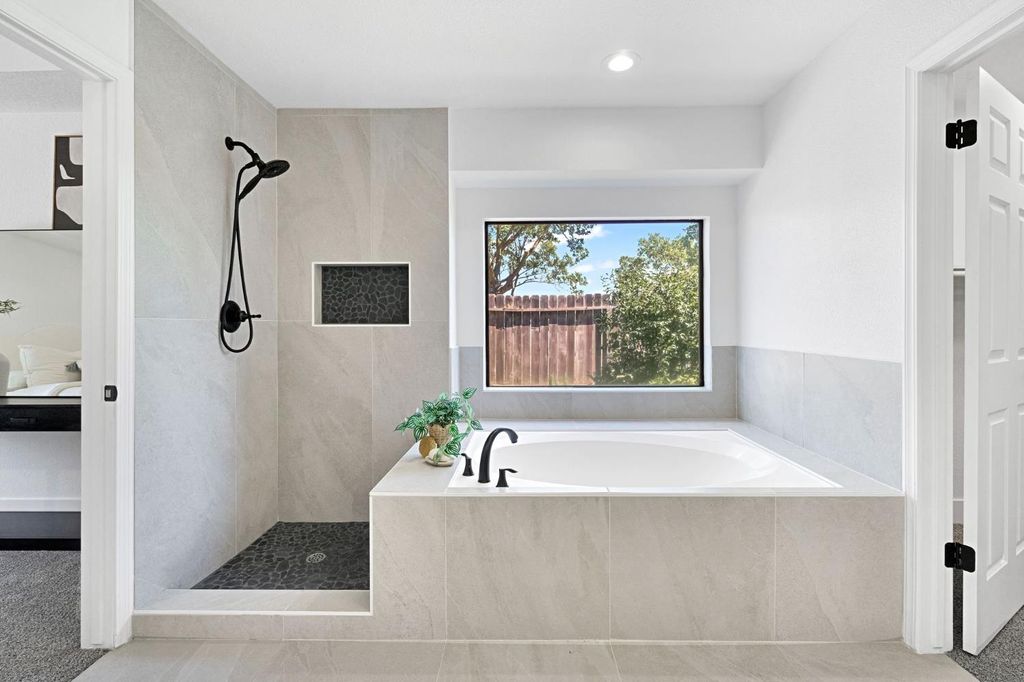 Image 26 of property listing at 16936 Karen Road, Madera, CA 93636