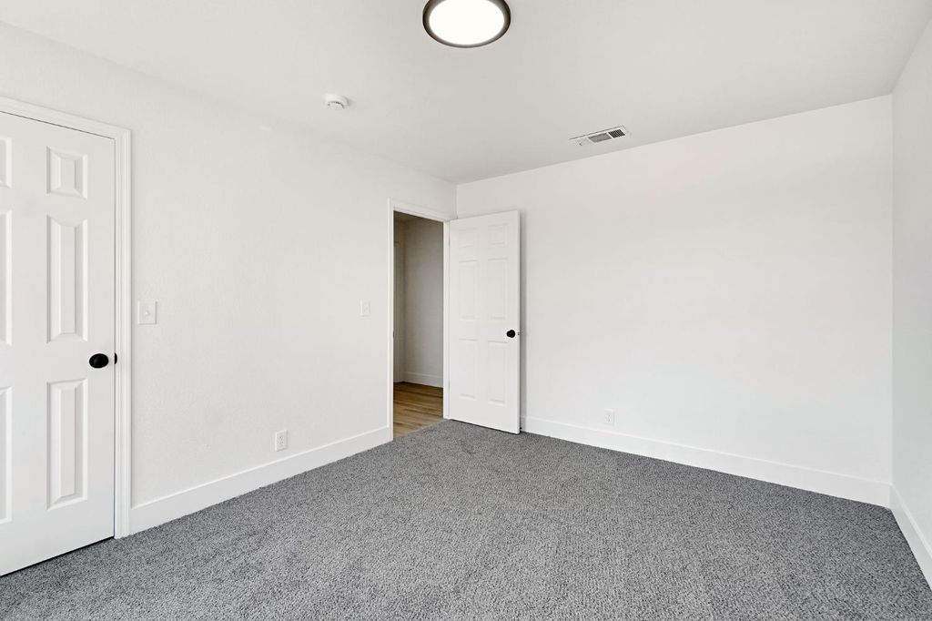 Image 29 of property listing at 16936 Karen Road, Madera, CA 93636
