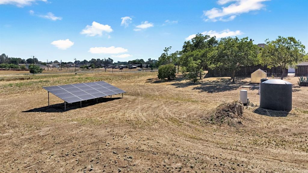 Image 48 of property listing at 16936 Karen Road, Madera, CA 93636