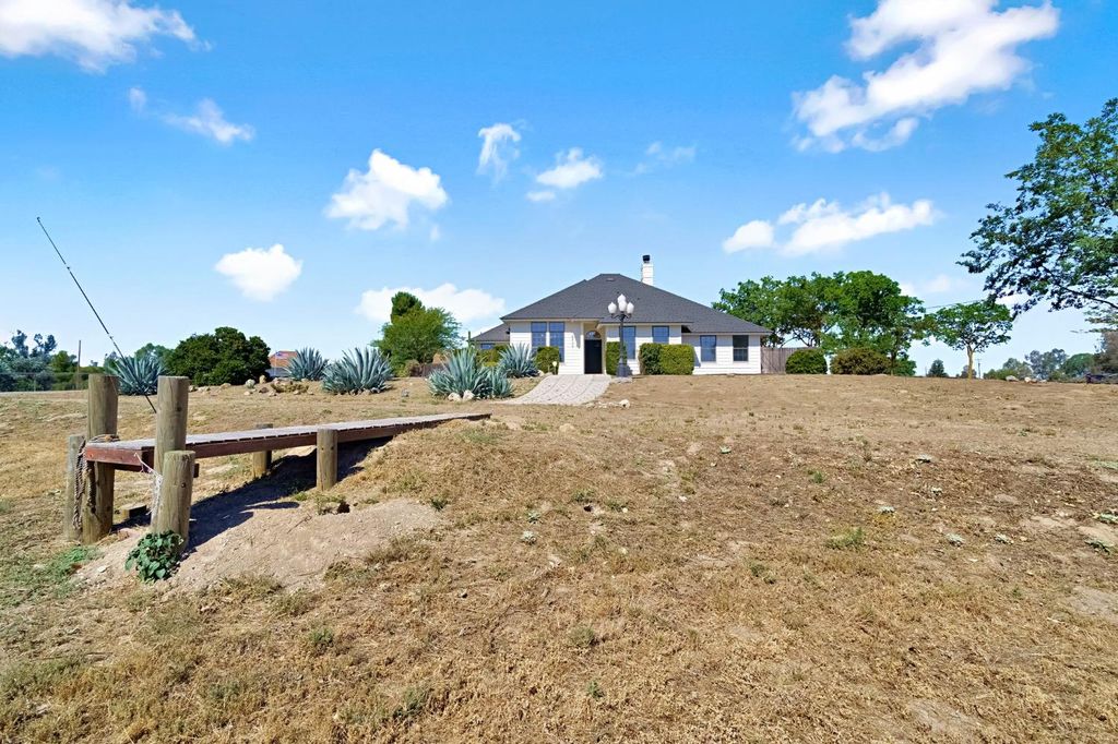 Image 53 of property listing at 16936 Karen Road, Madera, CA 93636