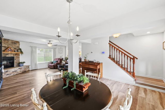 301 Copper Creek Dr, Mt Washington, KY 40047