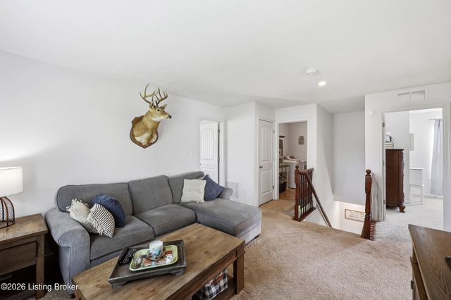 301 Copper Creek Dr, Mt Washington, KY 40047
