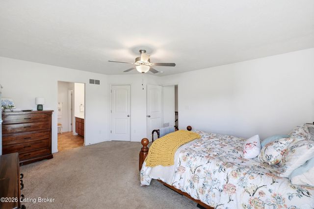 301 Copper Creek Dr, Mt Washington, KY 40047