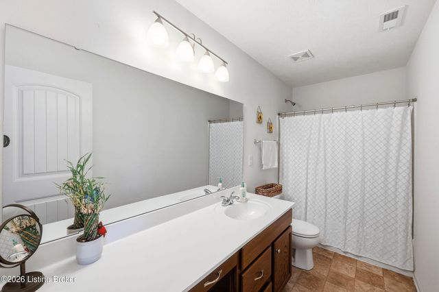 301 Copper Creek Dr, Mt Washington, KY 40047