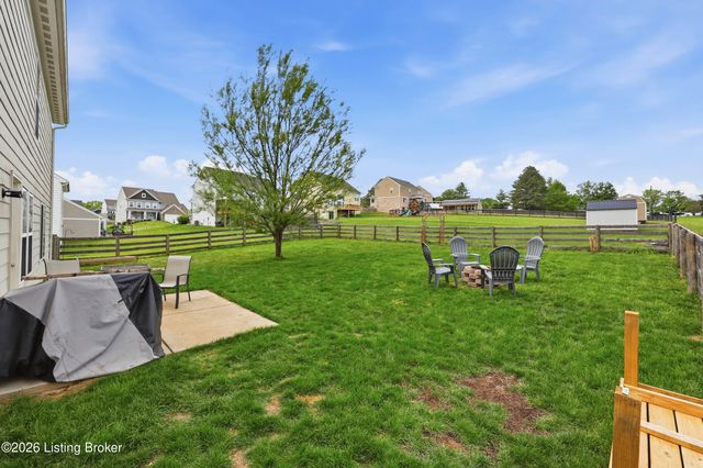301 Copper Creek Dr, Mt Washington, KY 40047