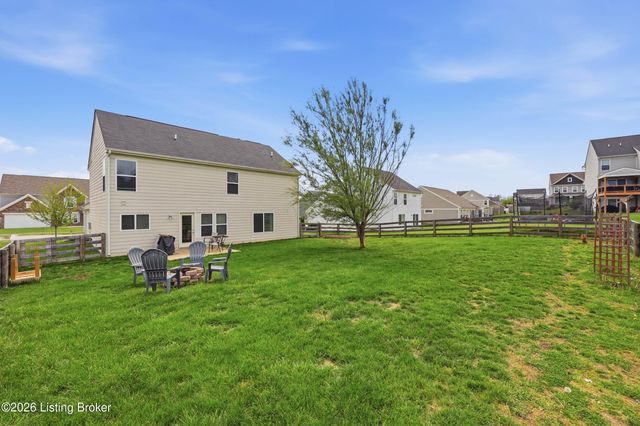 301 Copper Creek Dr, Mt Washington, KY 40047