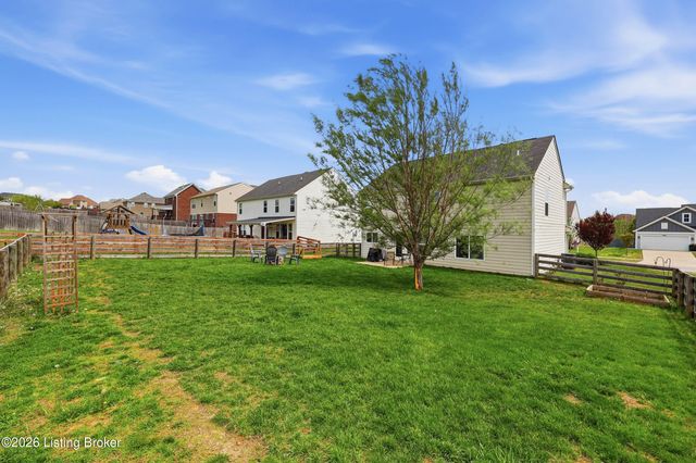 301 Copper Creek Dr, Mt Washington, KY 40047