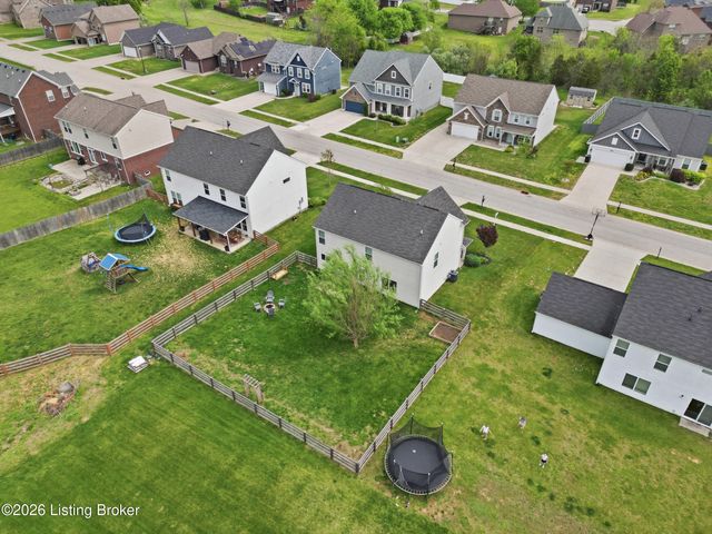 301 Copper Creek Dr, Mt Washington, KY 40047