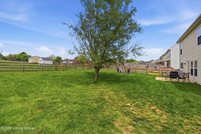 301 Copper Creek Dr, Mt Washington, KY 40047