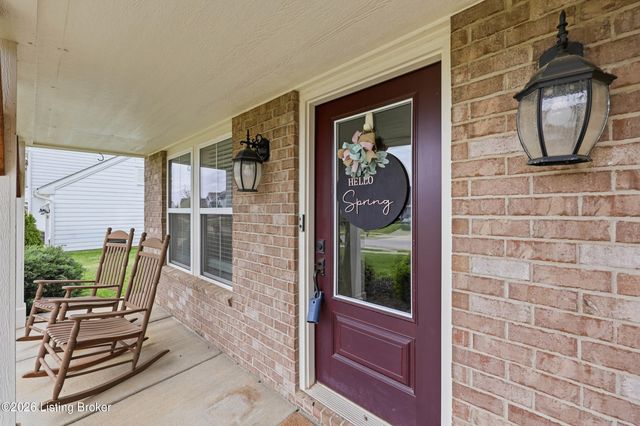 301 Copper Creek Dr, Mt Washington, KY 40047