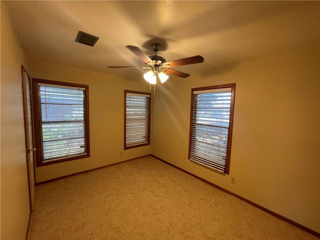 4210 Dolphin Pl, Corpus Christi, TX 78411