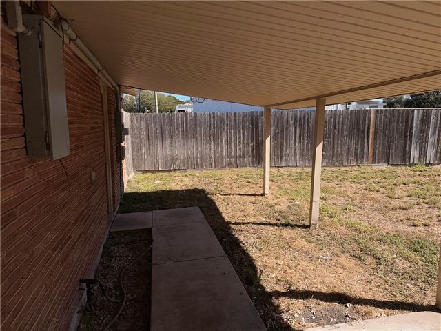 4210 Dolphin Pl, Corpus Christi, TX 78411