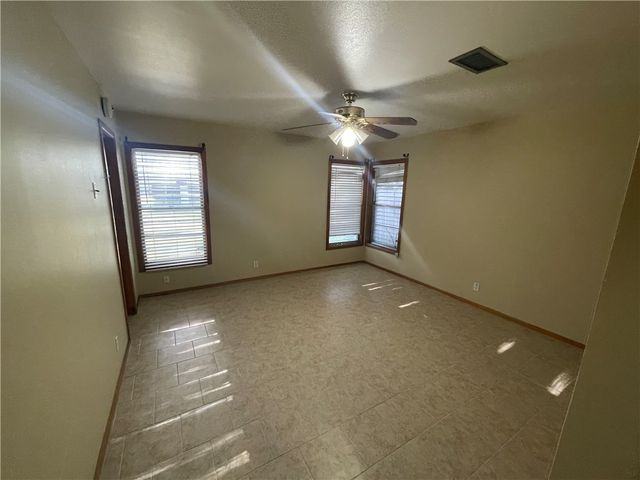 4210 Dolphin Pl, Corpus Christi, TX 78411