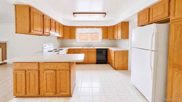 2253 BERNICE Avenue, Warren, MI 48091