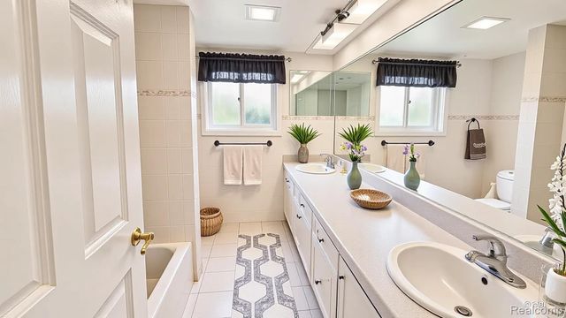 2253 BERNICE Avenue, Warren, MI 48091