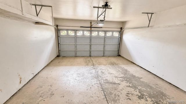 2253 BERNICE Avenue, Warren, MI 48091