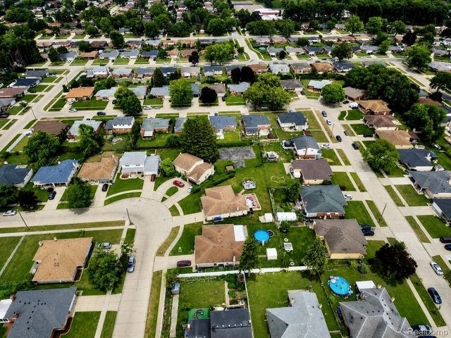 2253 BERNICE Avenue, Warren, MI 48091
