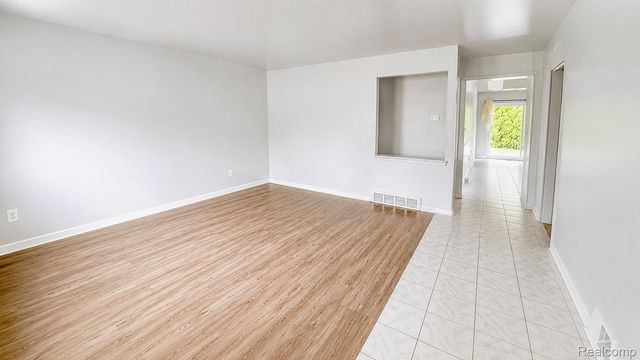 2253 BERNICE Avenue, Warren, MI 48091