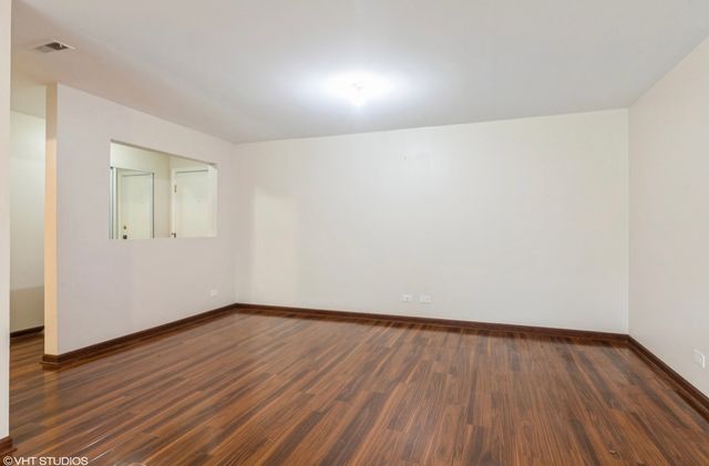 1525 Sander Court 113, Wheeling, IL 60090