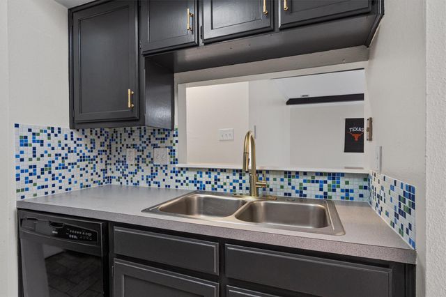 2907 Pearl ST 102, Austin, TX 78705