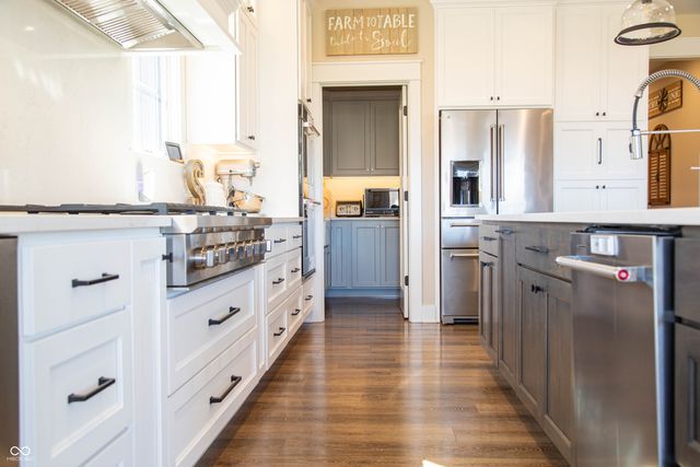 4264 Chapel Hill Court, Bargersville, IN 46106