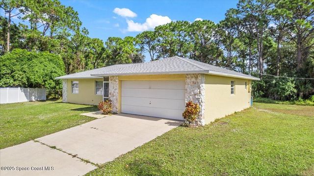 1421 Grand Court NW, Palm Bay, FL 32907
