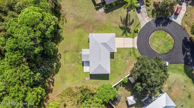 1421 Grand Court NW, Palm Bay, FL 32907