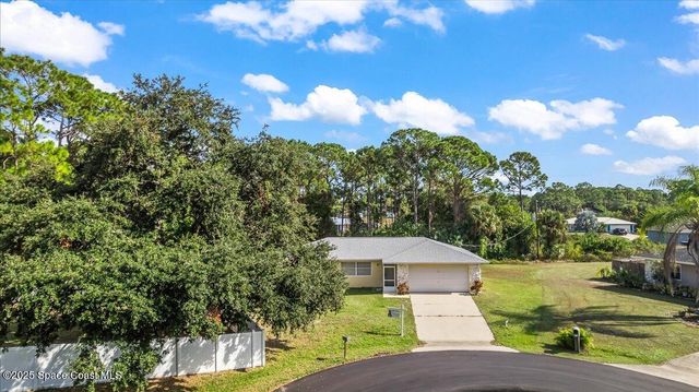 1421 Grand Court NW, Palm Bay, FL 32907