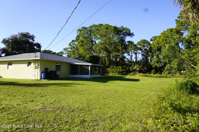 1421 Grand Court NW, Palm Bay, FL 32907