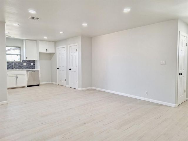 745 Wood Hollow Lane, Moore, OK 73160