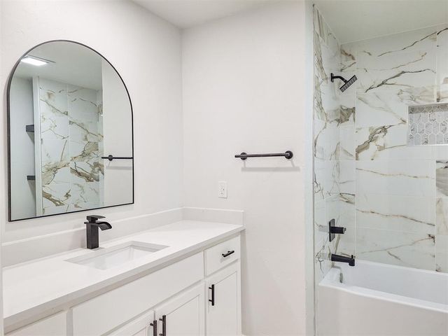 745 Wood Hollow Lane, Moore, OK 73160