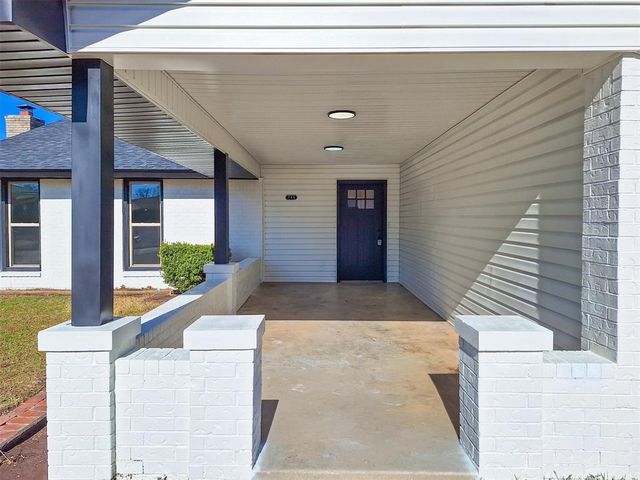 745 Wood Hollow Lane, Moore, OK 73160