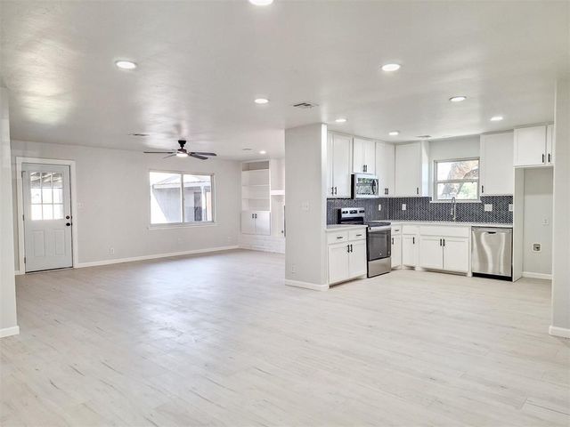 745 Wood Hollow Lane, Moore, OK 73160