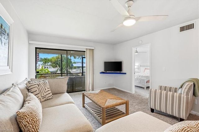 4805 Sorrento CT 106, Cape Coral, FL 33904