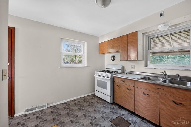 6633 Daly Road, Cincinnati, OH 45224