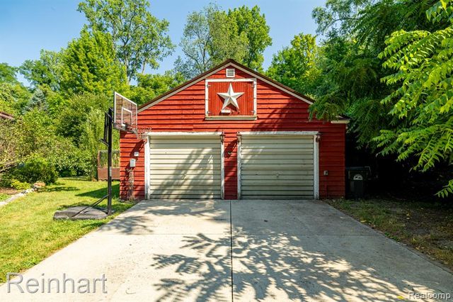 16460 Franklin Road, Northville, MI 48168