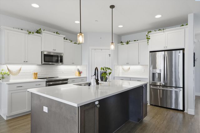 4235 Barbera St, Richland, WA 99352