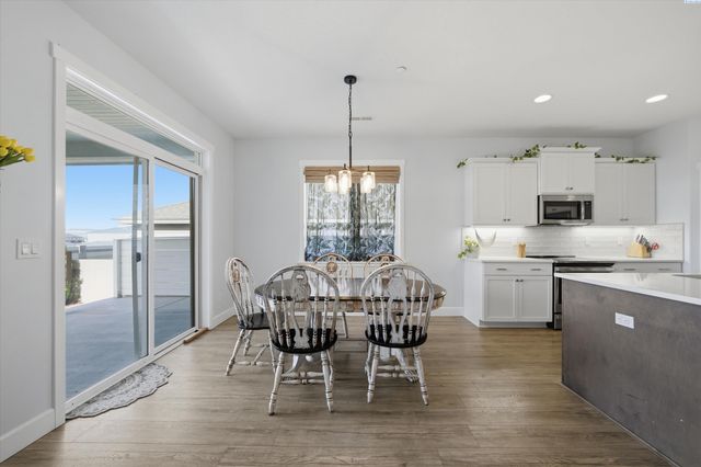 4235 Barbera St, Richland, WA 99352