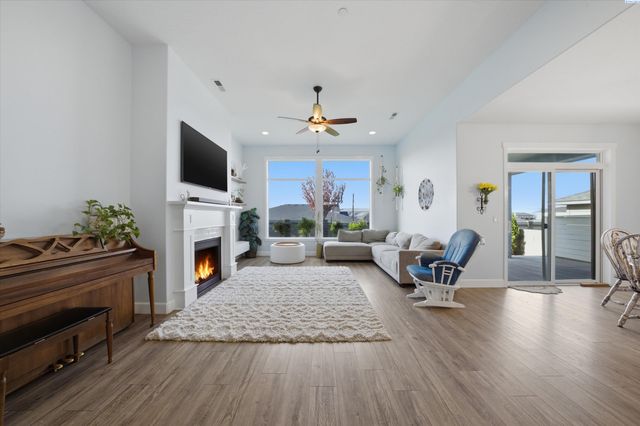 4235 Barbera St, Richland, WA 99352