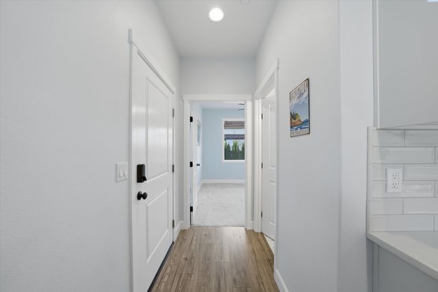 4235 Barbera St, Richland, WA 99352