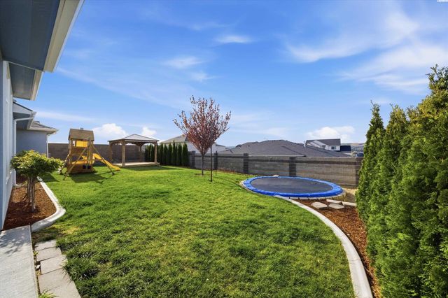 4235 Barbera St, Richland, WA 99352