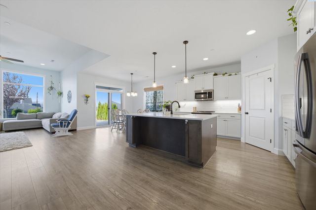 4235 Barbera St, Richland, WA 99352