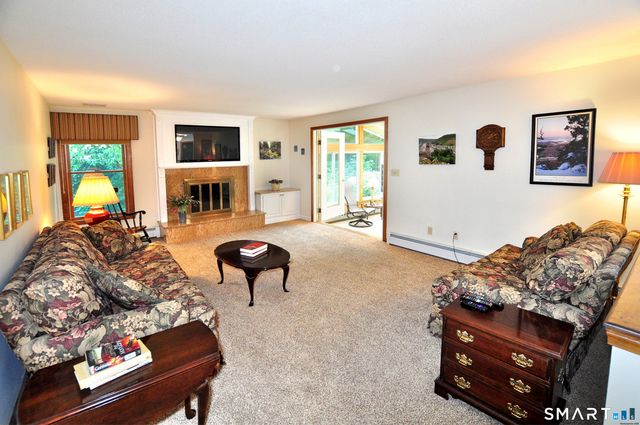 32 Tall Timbers Drive, Farmington, CT 06032