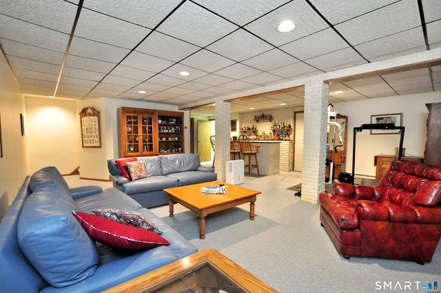 32 Tall Timbers Drive, Farmington, CT 06032