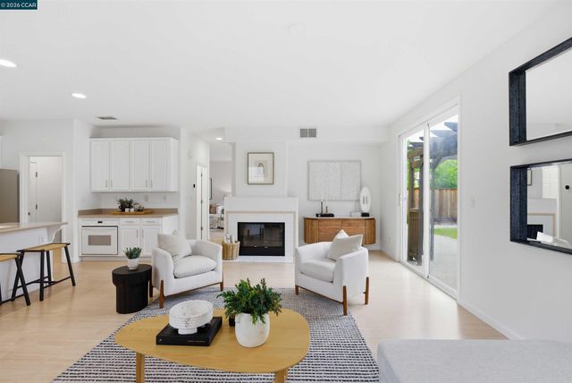 77 Casablanca Ct, Danville, CA 94506