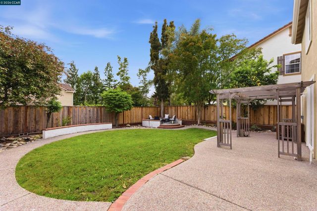 77 Casablanca Ct, Danville, CA 94506