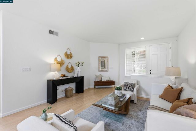 77 Casablanca Ct, Danville, CA 94506
