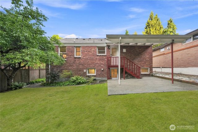 8701 29th Avenue NW, Seattle, WA 98117
